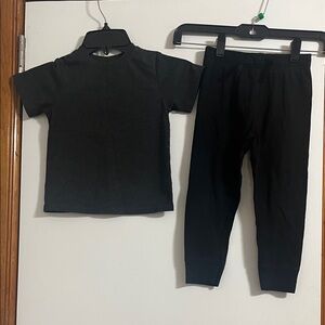 Garanimals Heather Grey T-Shirt and Black sweatpants 2 piece Bundle Size 3T